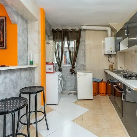 Ruzafa Apartman *