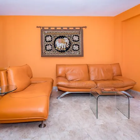 Ruzafa Apartman *